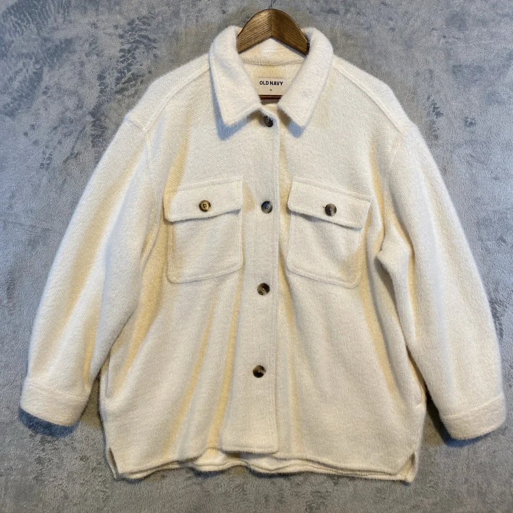 Old Navy Shacket Women's Size XL Ivory Button Front Plush Cozy Soft Quiet Luxury